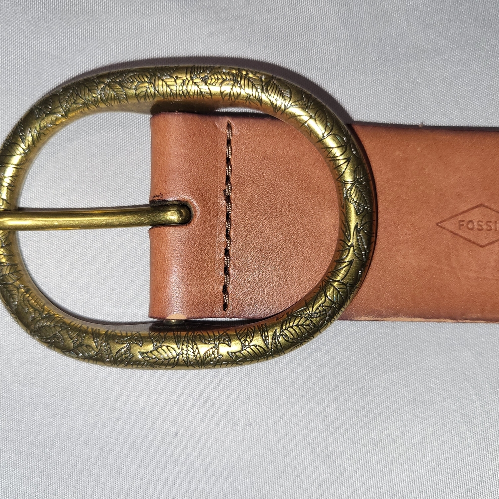 Fossil Brown Genuine Leather Belt with Brass Buckle. Cognac Saddle Brown" o "Tan